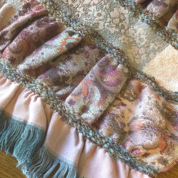 Boho Wrap / Scarf 🌸 - Picture 3 of 4